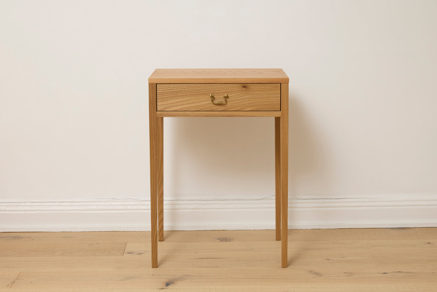 Nightstand Alma