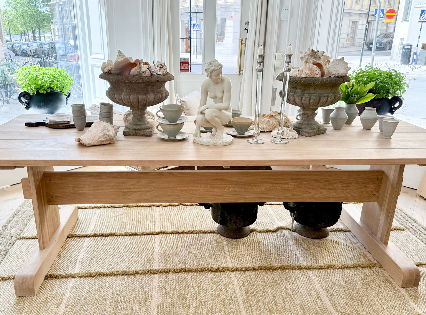 Dining table "Svea"